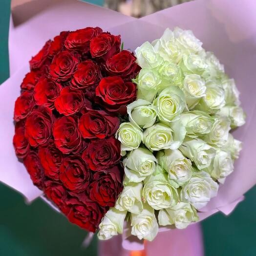 Букет цветов "51 роза Инь и Ян"