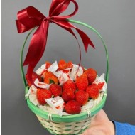 Клубника с Раффаэлло